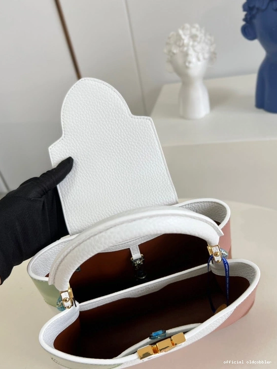 Official oldcobbler VUITTON LOUIS CAPUCINES BB 0713